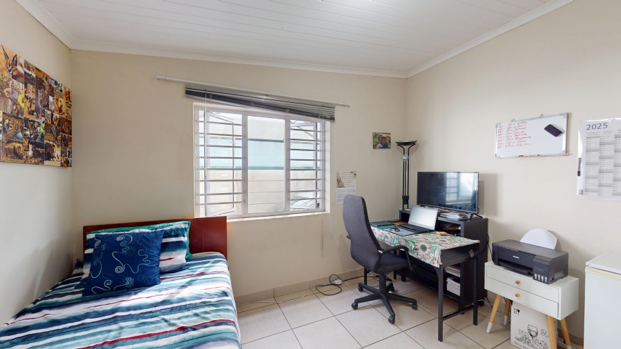 3 Bedroom Property for Sale in Uitsig Western Cape